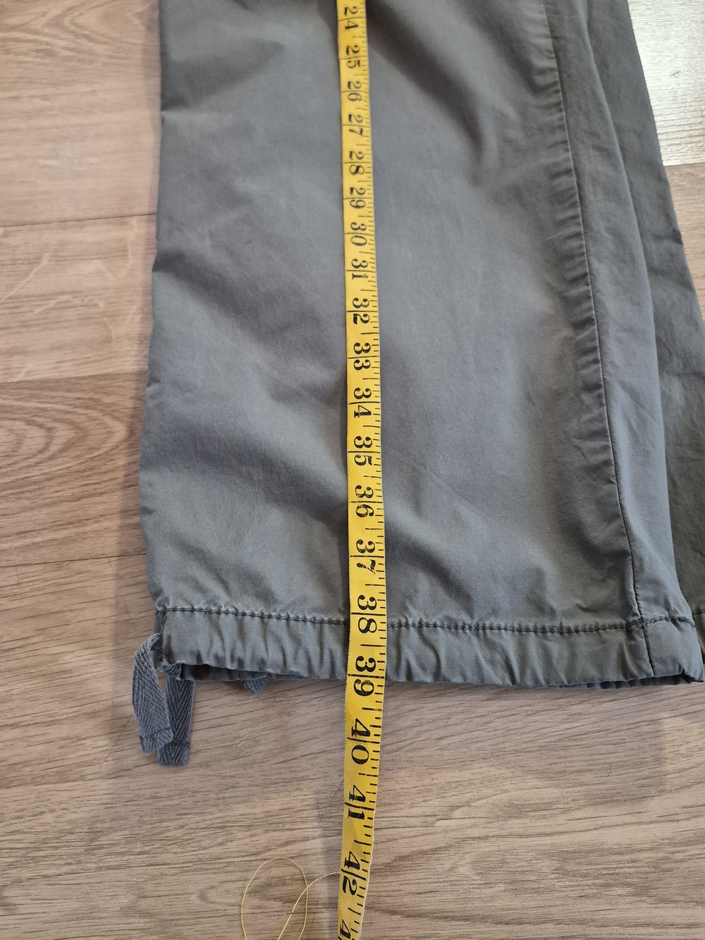 No Boundaries Women's Cargo Pants in Olive Green - Picture 2 of 5